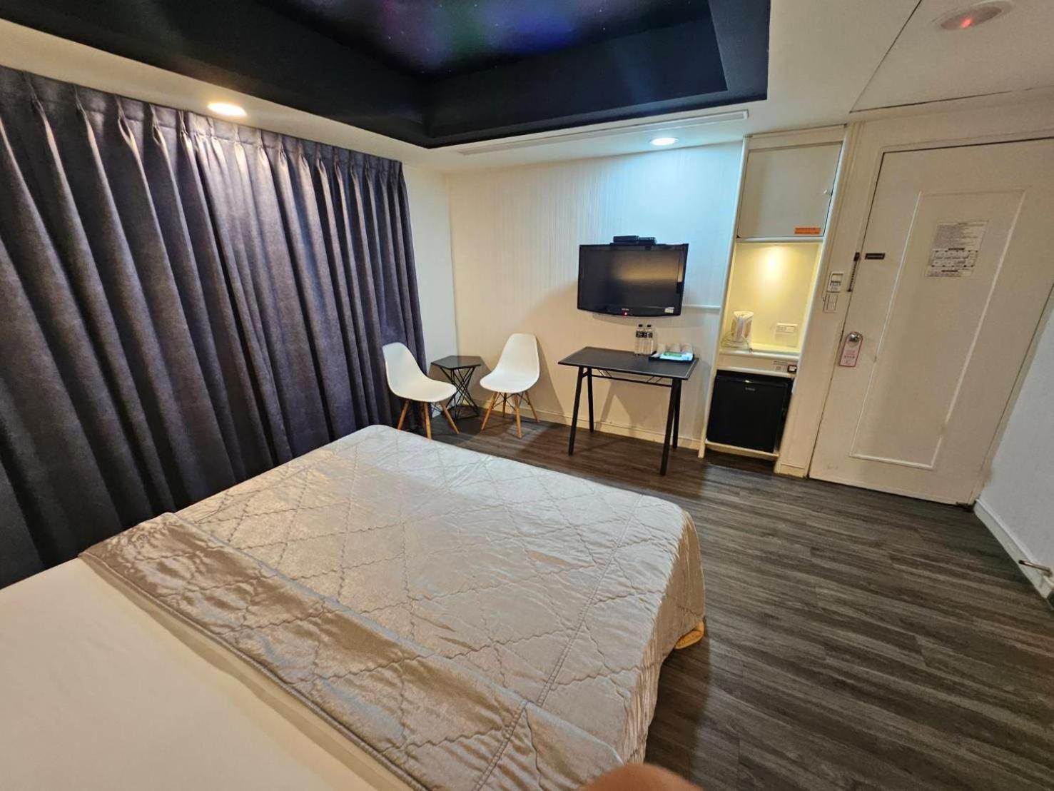 Joy Garden Hotel Kaohsiung Esterno foto