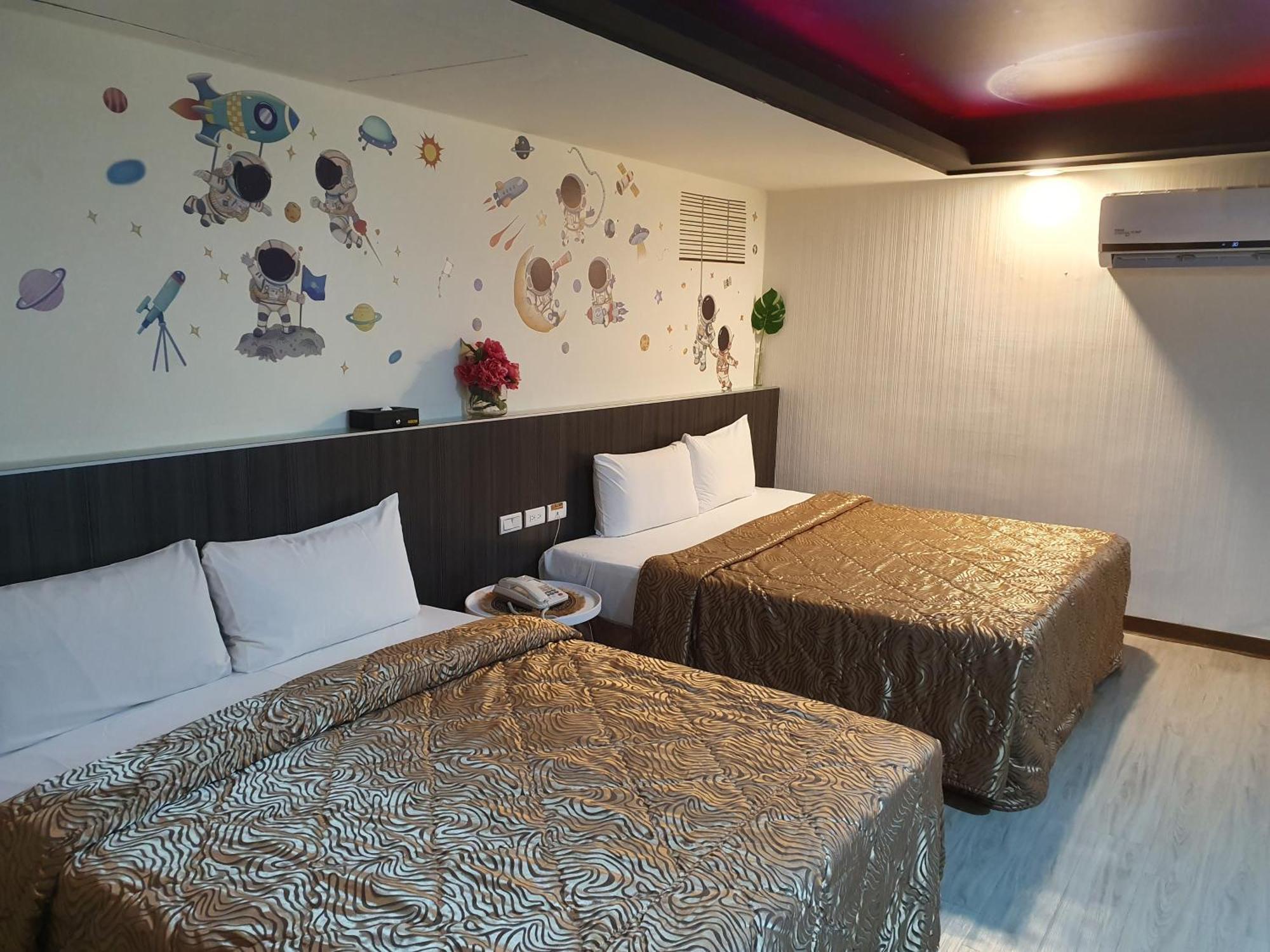 Joy Garden Hotel Kaohsiung Esterno foto